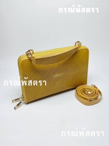 กระเป๋าถือหนังปลากระเบนแท้